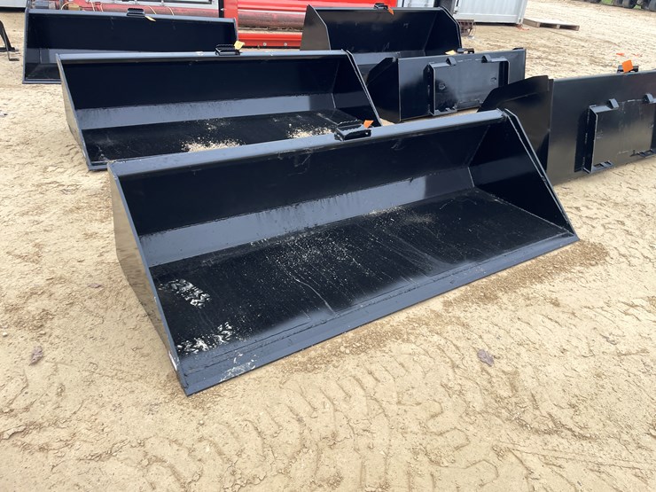 #2004-•-new-kc-90"-skid-steer-bucket-image-3