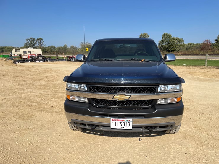 2002-chevrolet-silverado-2500hd-image-2