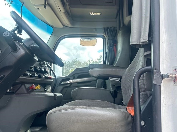 2019-kenworth-t680-image-20