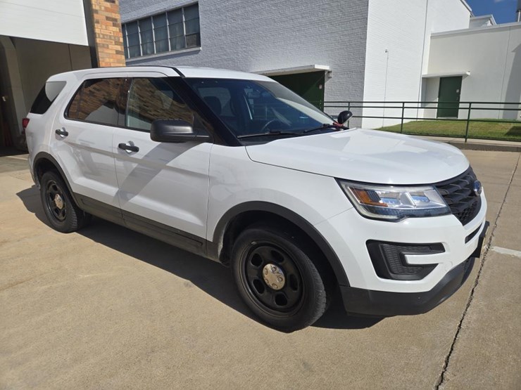 #1825-•-2019-ford-police-interceptor-suv-image-7