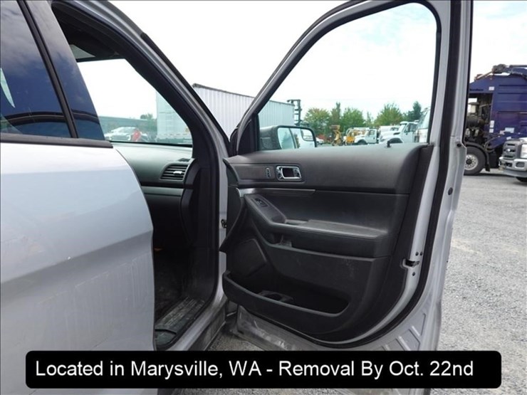 2017-ford-explorer-image-25