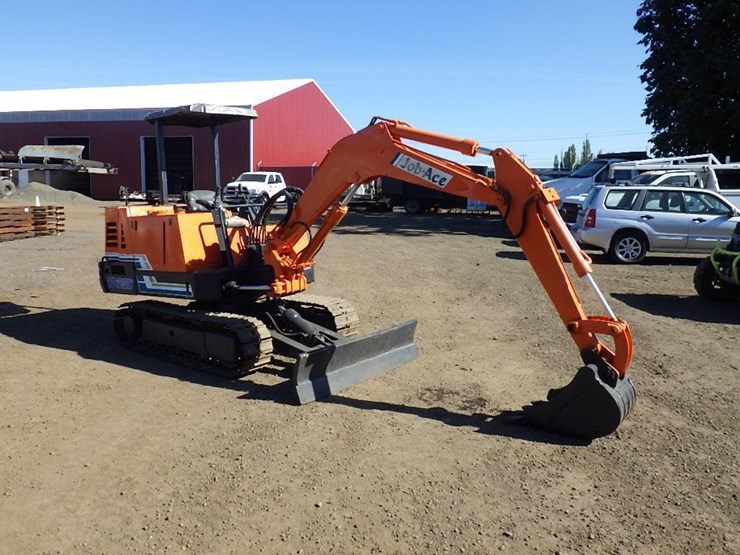 takeuchi-tb260-image-2