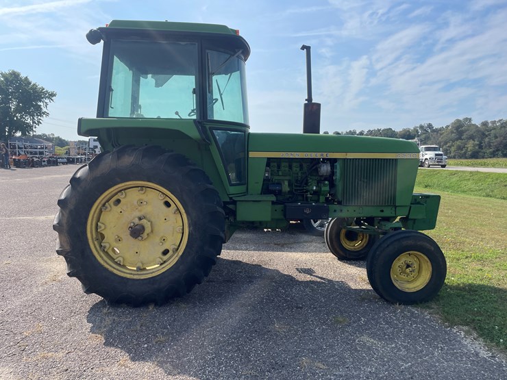 john-deere-4230-image-3