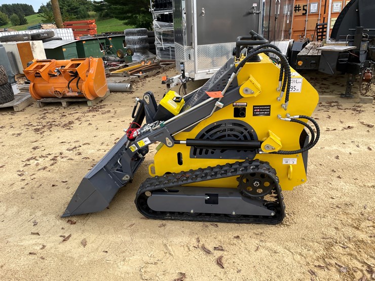 #214-•-new-landhonor-ride-on-skid-steer-loader-image-8