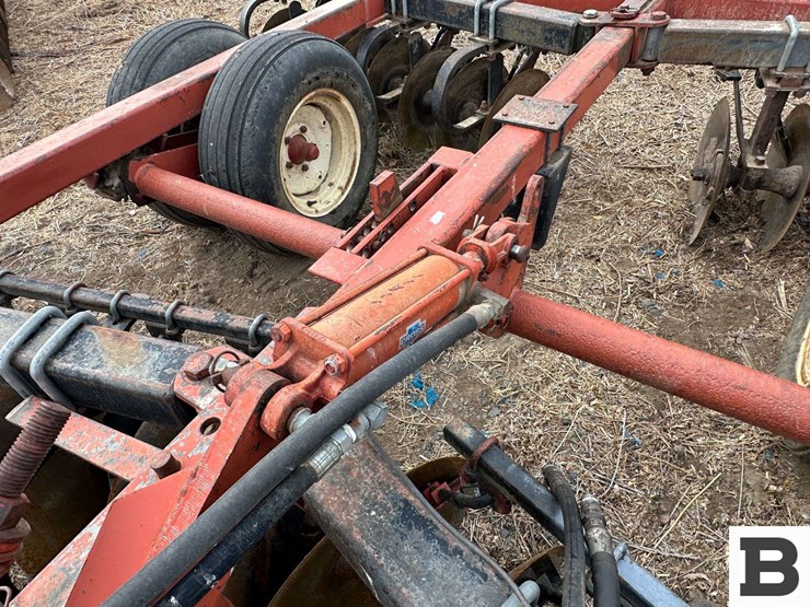 hesston-2420-image-13