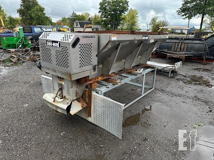 sno-way-4'x8'-stainless-salt-spreader-image-5