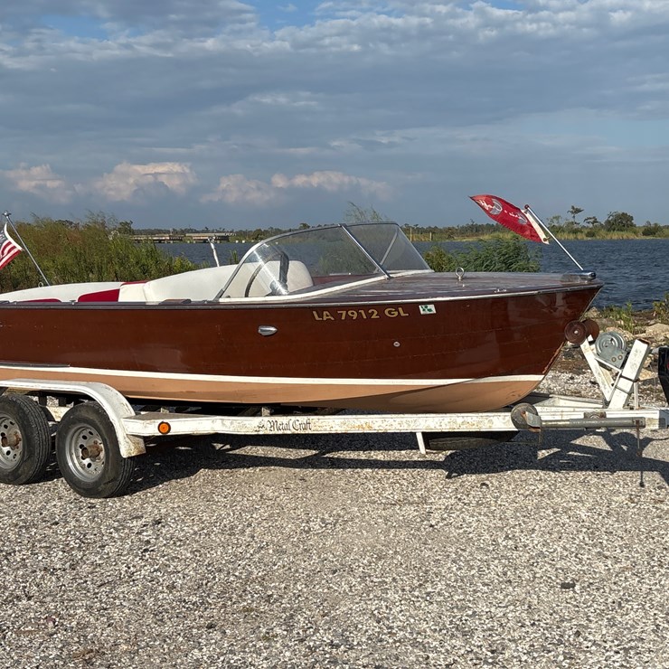 #100 • 1959 CHRIS CRAFT RUNABOUT BOAT