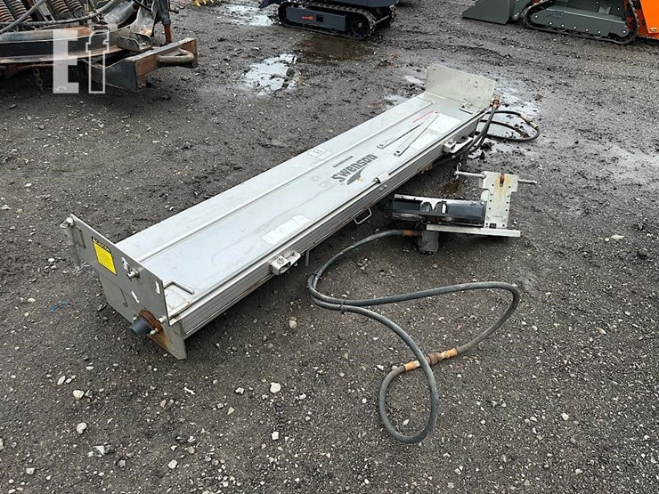 swenson-96"-stainless-tailgate-salt-spreader-13-image-4