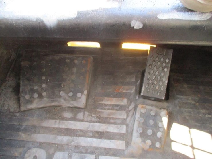 2007-caterpillar-246b-image-13