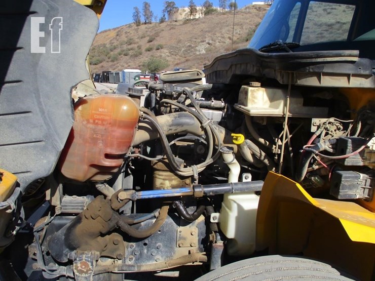 2011-international-durastar-4300-image-6