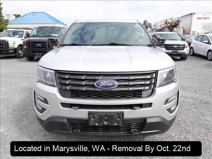 2017-ford-explorer-image-15