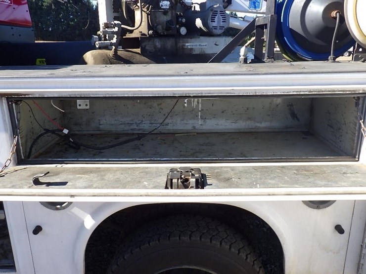 2008-gmc-c5500-11'-s/a-service-truck-image-27