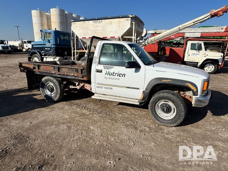 2000-gmc-3500-image-2