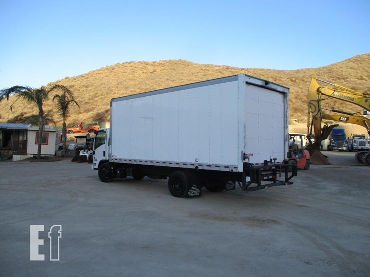 2022-isuzu-nrr-image-4