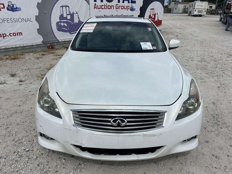 2013-infiniti-g37-coupe-image-21