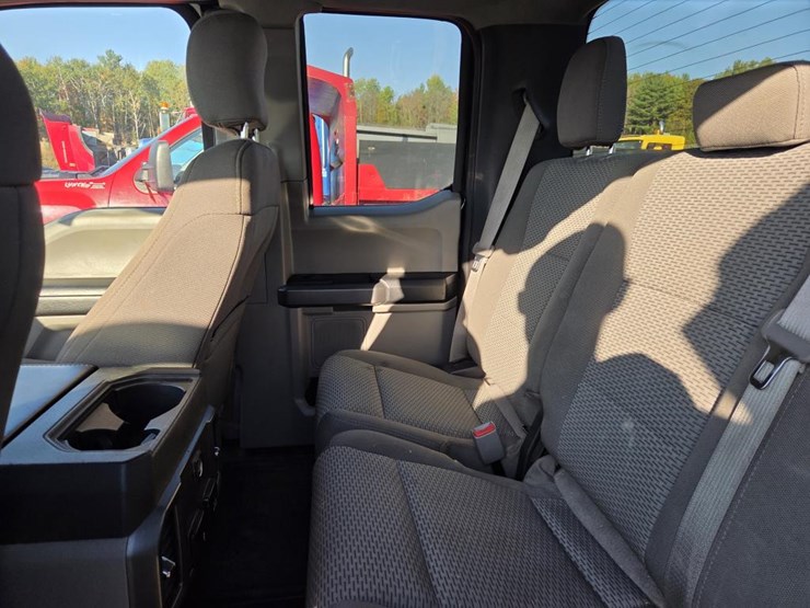 2017-ford-f150-image-36