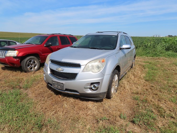 2010-chevrolet-quinox-4dr-image-2