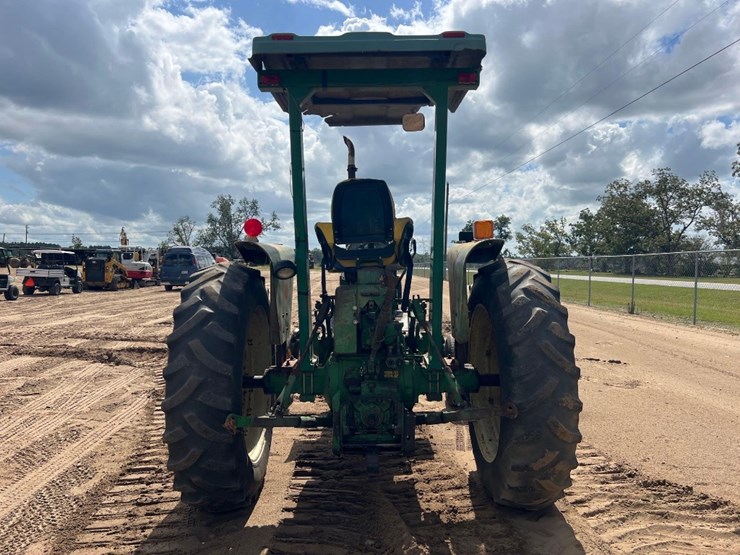 john-deere-3020-image-3