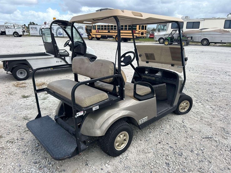 ez-go-electric-golf-cart-image-3