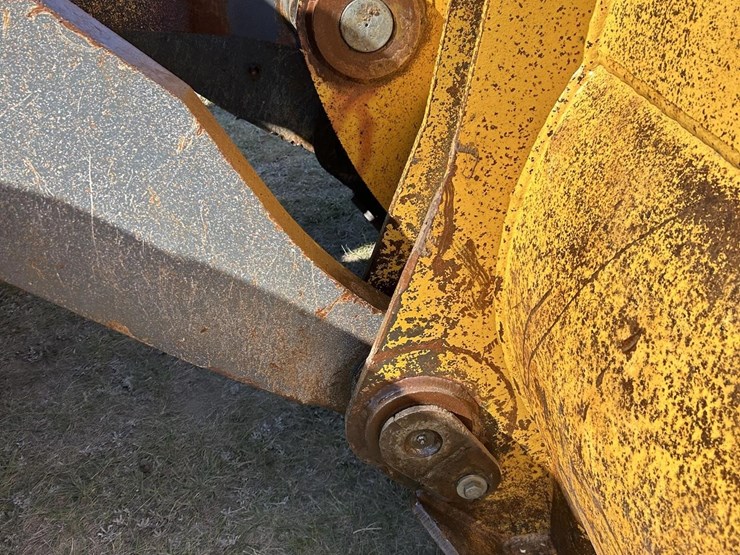 2003-deere-824j-image-53