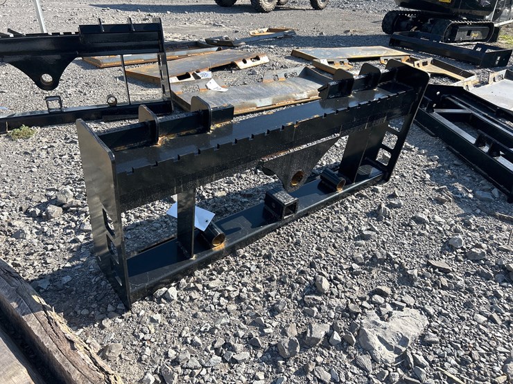 #17-•-skid-steer-pallet-fork-/-hay-spear-frame-image-1