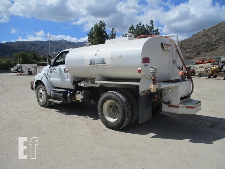 2011-ford-f750-xl-image-4