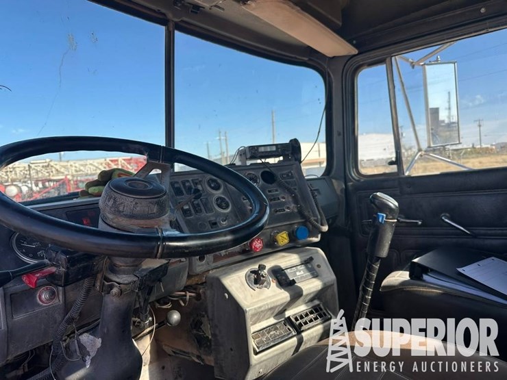 (x)-(11-4)-2003-mack-rd-t/a-winch-truck,-vin-1m2p2-image-7