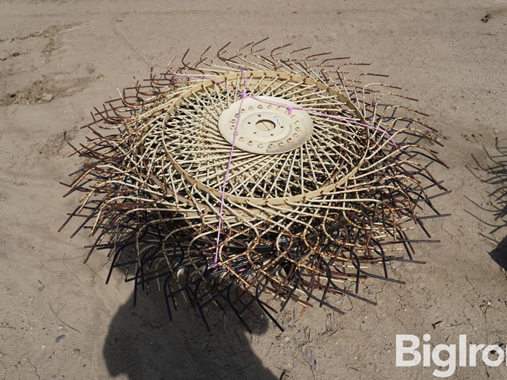 56"-wheel-rake-wheels-image-3