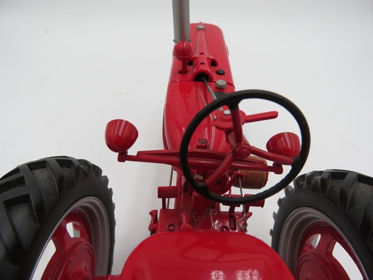 farmall-model-h-1/12th-scale-tractor-image-3