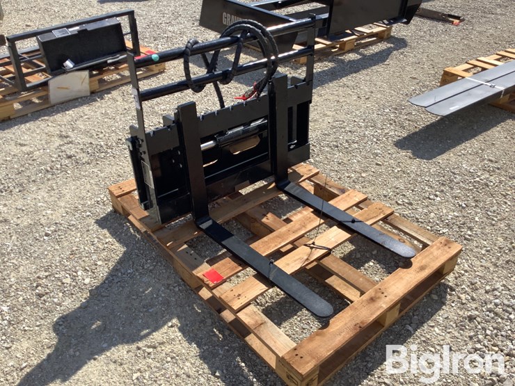 2025-giyi-cyhc-mini-skid-steer-hyd-side-shift-fork-image-3