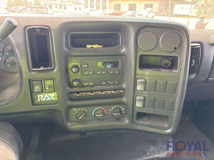 2005-chevrolet-c4500-landscape-dump-truck-image-9