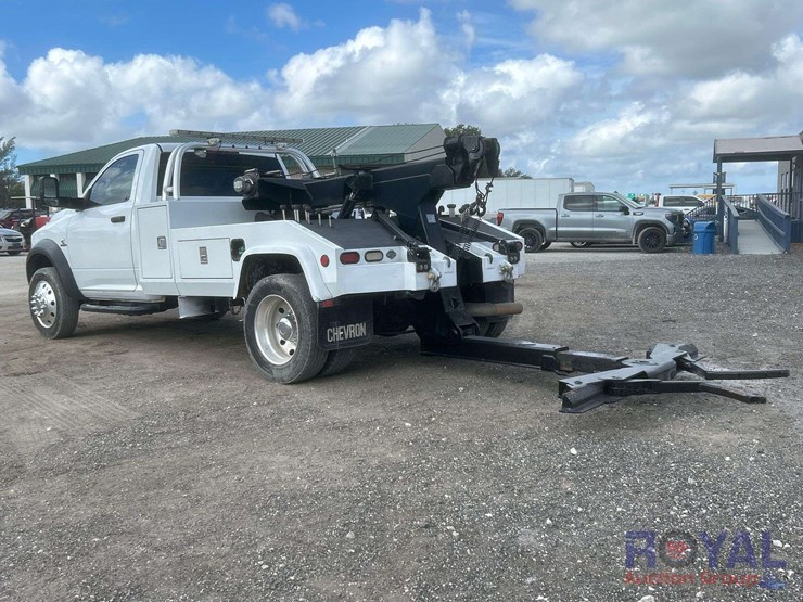 2014-dodge-ram-5500-image-46