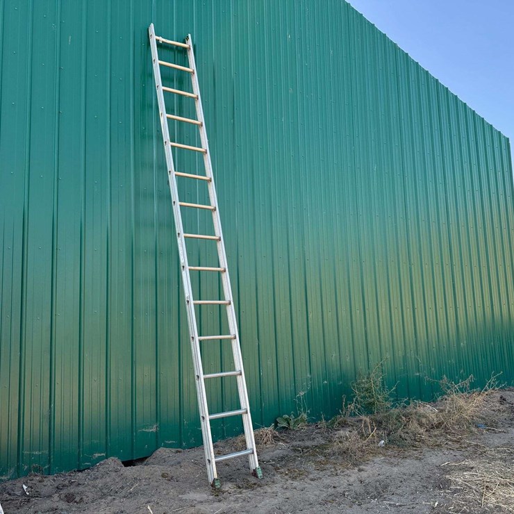 Straight Aluminum Ladder