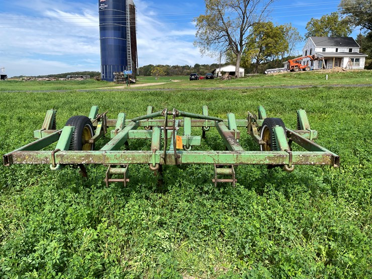 john-deere-11-image-2