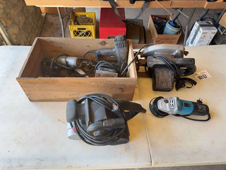 corded-tools--belt-sander,-grinder,-circular-saw,-engraver,-staple-gun-image-1