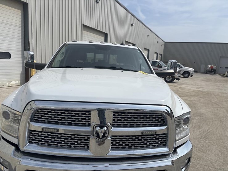 2017-dodge-ram-3500-image-9