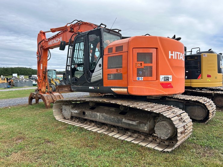 2017-hitachi-zx245us-lc-6n-image-6