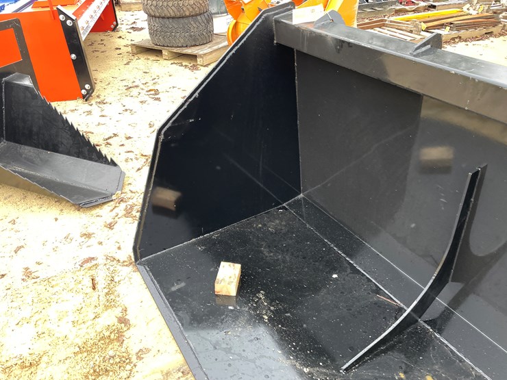 #2010-•-new-kc-oversized-qt-light-material-skid-steer-bucket-image-7