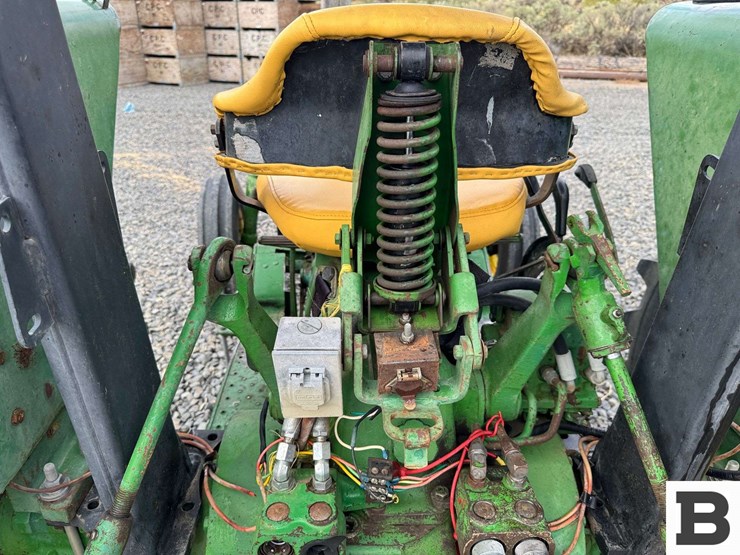 1976-john-deere-2640-image-33