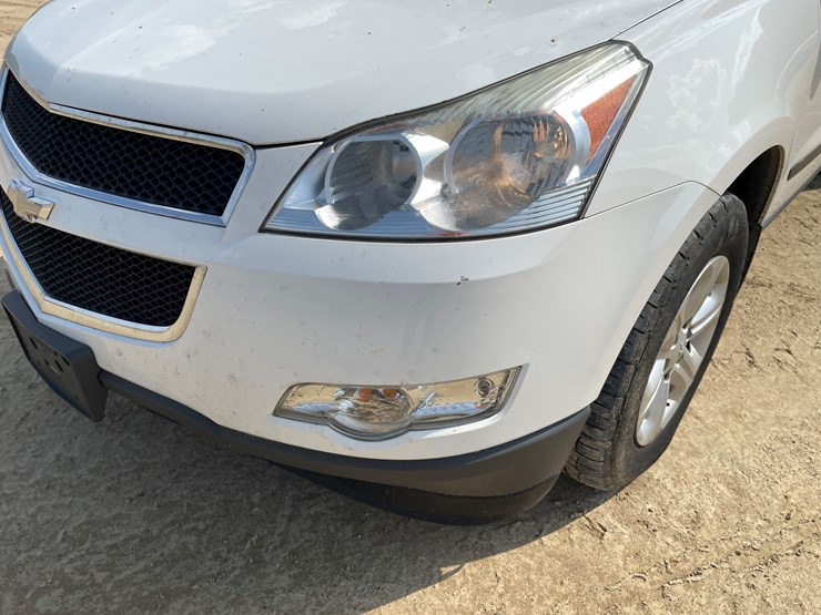 2012-chevrolet-traverse-ls-image-11