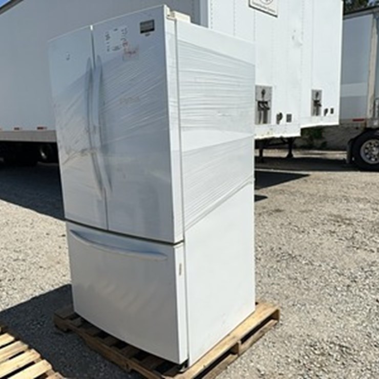 LOT#-606-FRIGIDAIRE REFRIGERATOR