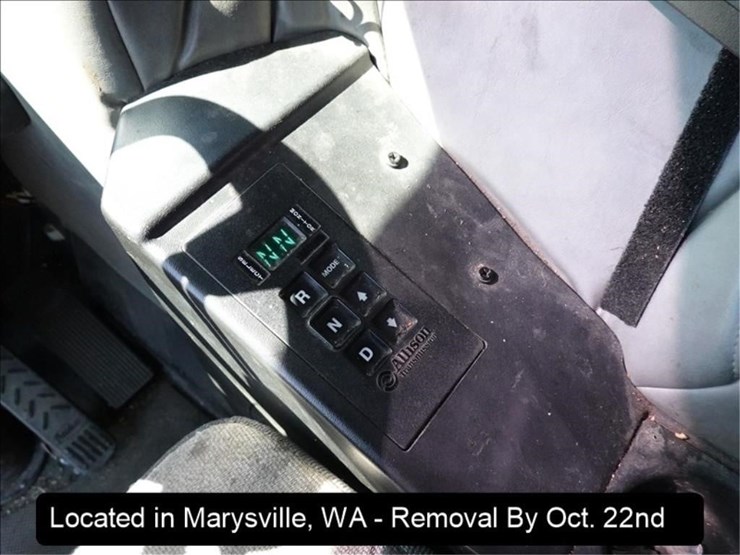 2009-peterbilt-pb320-image-39