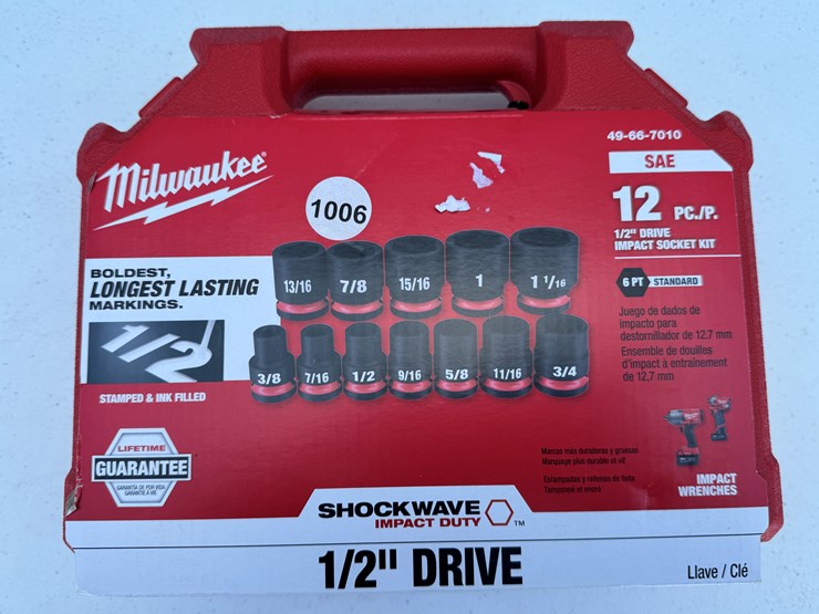 #1006-•-milwaukee-12pc-shockwave™-impact-duty-1/2"-drive-sae-standard-6-point-socket-set-49-66-7010-image-1