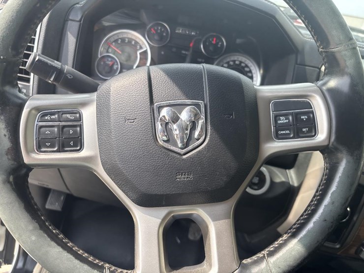 2017-dodge-ram-3500-image-40