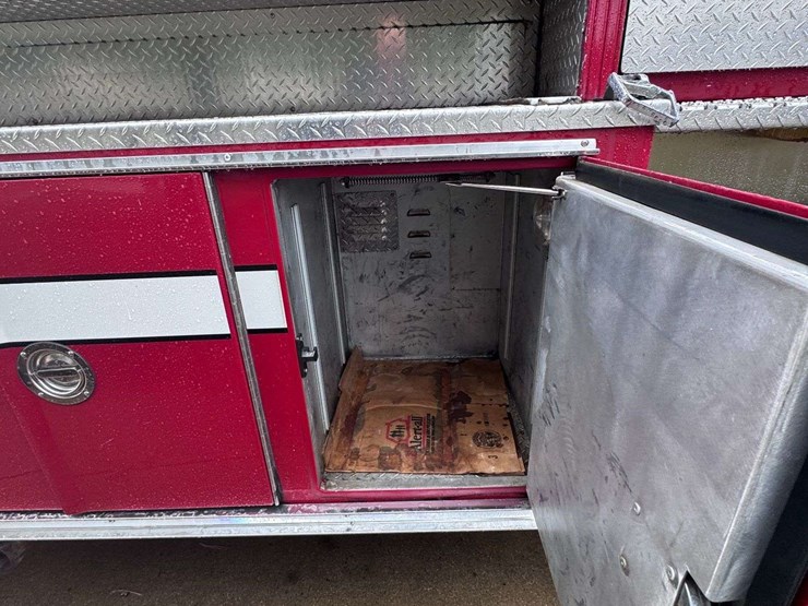 1984-e-one-ladder-truck-image-9