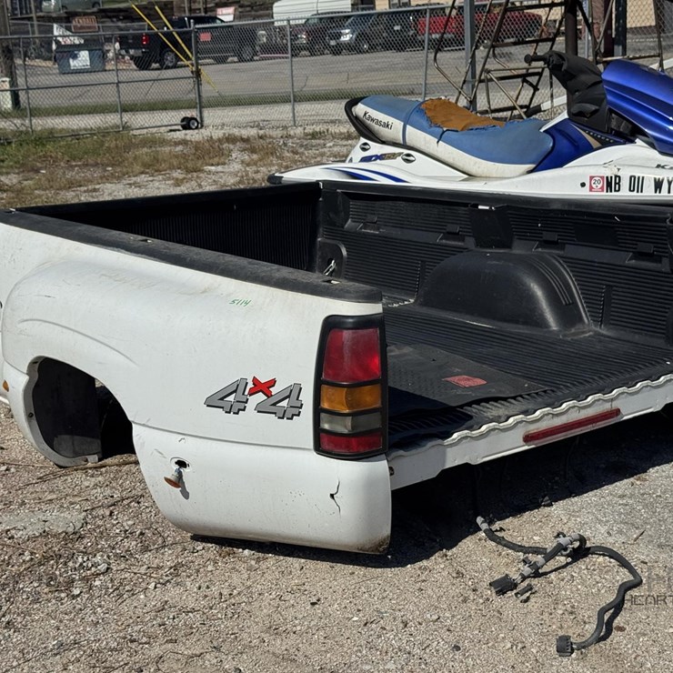 LOT OF (2) PICKUP TRUCK BEDS LOT OF (2) PICKUP TRUCK BEDS