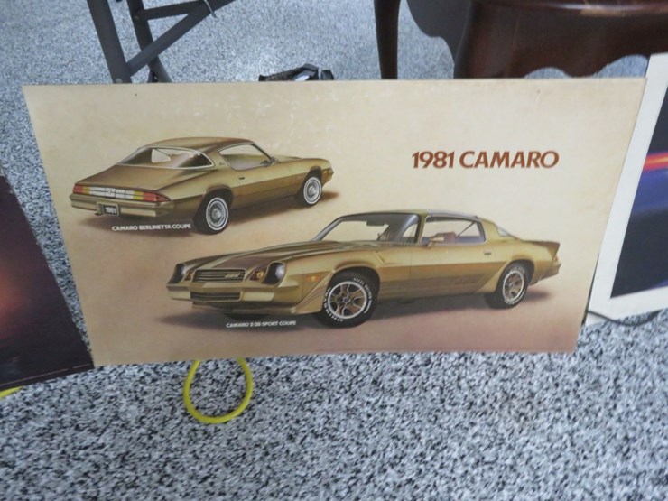 1981-1984-chevrolet-camaro-litho-dealership-pictures-image-3
