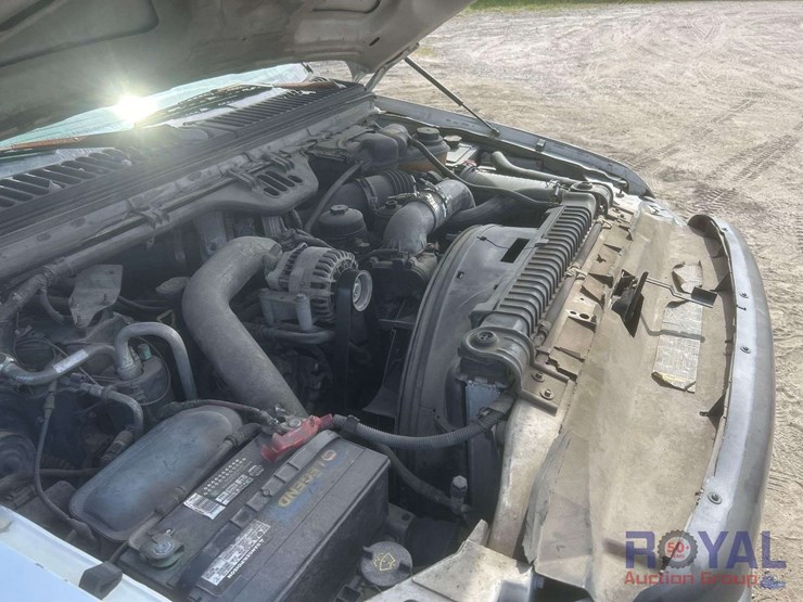 2004-ford-f550-image-28