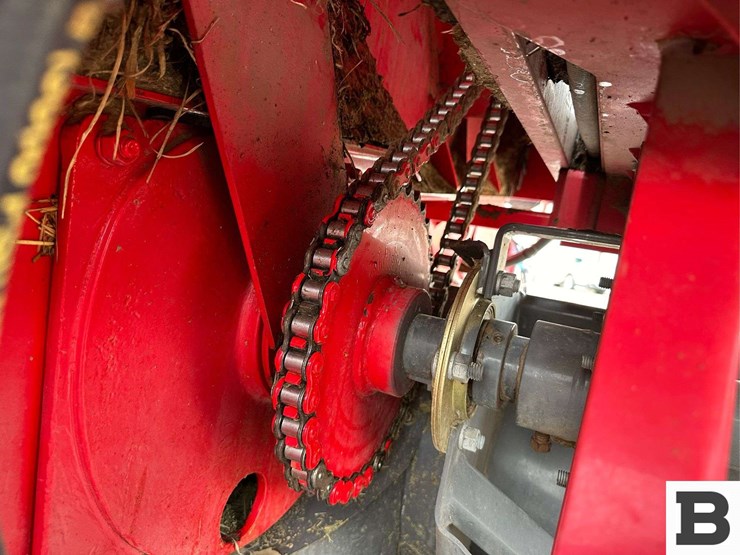 2016-massey-ferguson-1842-image-39