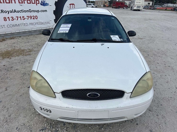 2006-ford-taurus-se-sedan-image-23